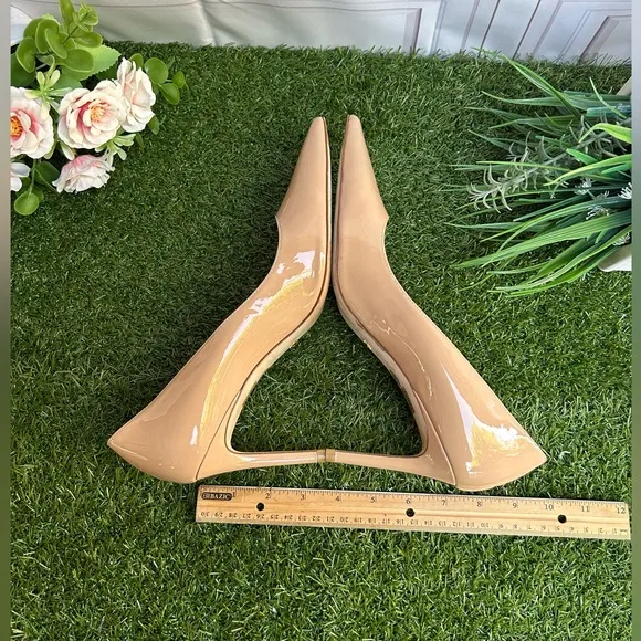 Stuart Weitzman 75  3.5” Pump women size 9.5 Color: Adobe Patent.NEW