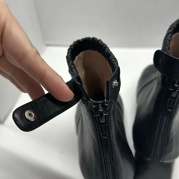 Stuart Weitzman Boots Ankle Booties Leather Square Toe Heeled Zip Black Size 6
