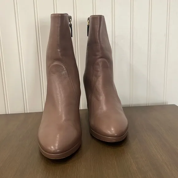 Stuart Weitzman butterfly Leather Boots