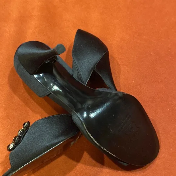 Stuart Weitzman NWOB open toe high heel shoes size 6