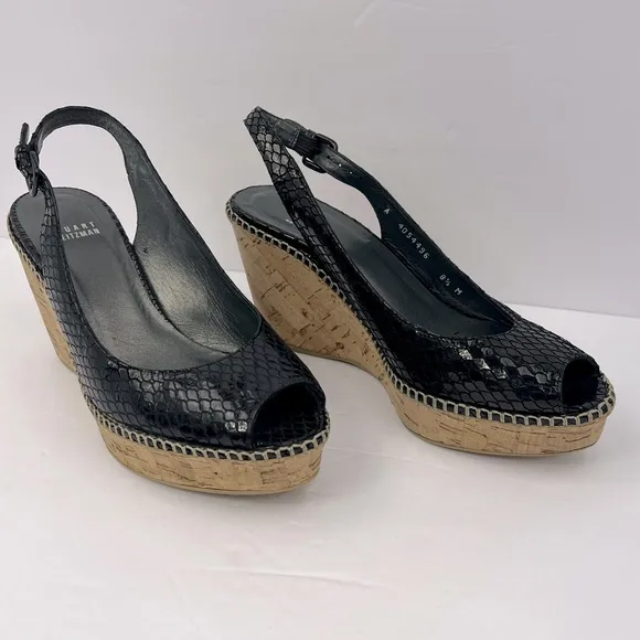 STUART WEITZMAN PATENT SNAKE PRINTED OPEN TOE WEDGE, BLACK, SIZE 8.5M, WOMEN’S