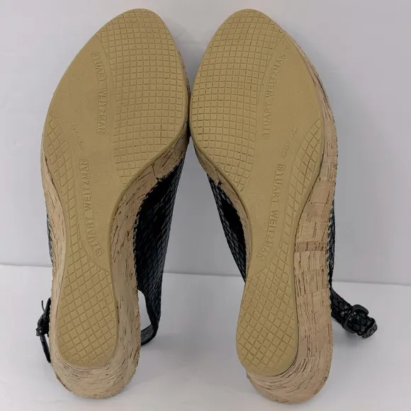 STUART WEITZMAN PATENT SNAKE PRINTED OPEN TOE WEDGE, BLACK, SIZE 8.5M, WOMEN’S