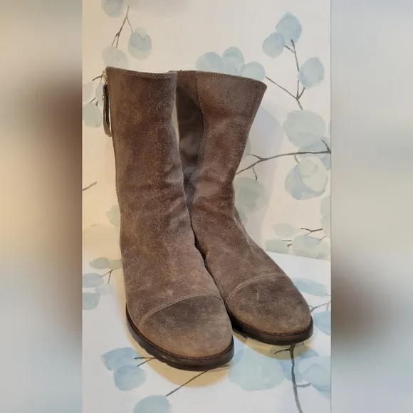 Stuart Weitzman Suede Ankle Zip Boot Made in Spain Women’s Size 5.5