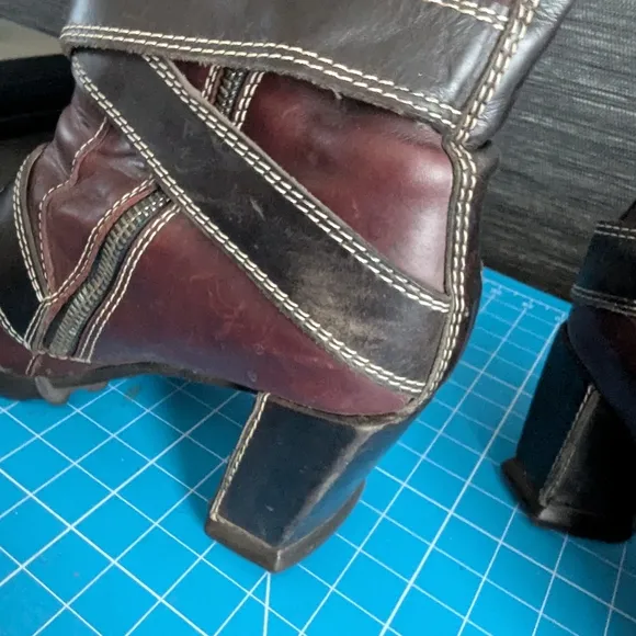 Stylish Women's Buckle Boots