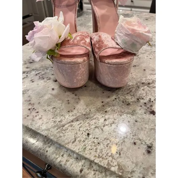 Sugar Thrillz Pink Velvet Roses Platform Open Toe Strappy Heels sz 11 NWOB