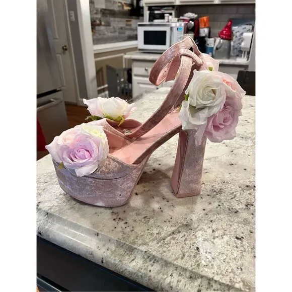 Sugar Thrillz Pink Velvet Roses Platform Open Toe Strappy Heels sz 11 NWOB