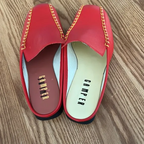 Super cute Vamper mules