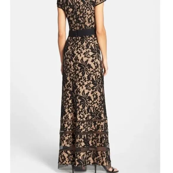TADASHI SHOJI Navy/Nude Lace Mermaid Cap Sleeve Formal Full Length Gown Sz 14