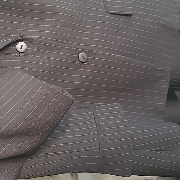 Tahari Womens 12 business suit jacket and matching skirt gray pink pinstripe set