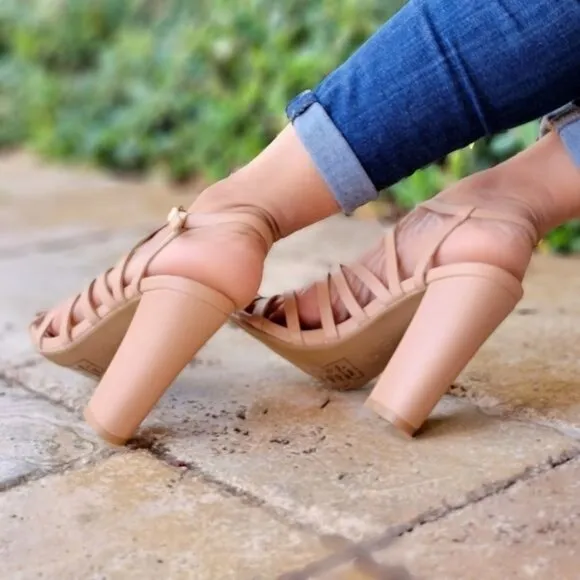 Taupe Strappy Open Toe Chunky Heel Sandals‎