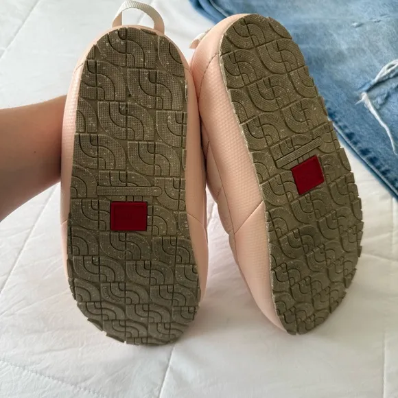 The North Face Pink Quilted Slip-On Thermal Pink Women Shoes Size‎ 8