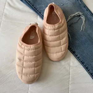The North Face Pink Quilted Slip-On Thermal Pink Women Shoes Size‎ 8