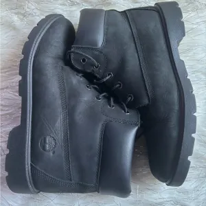 Timberland Black Boots Boy’s 7/ Women’s 8.5