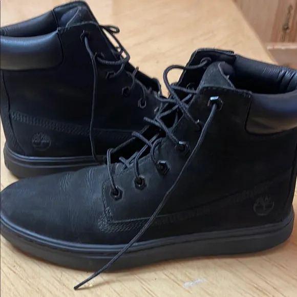 Timberland Men's Black Boots..Used one time only literally mew