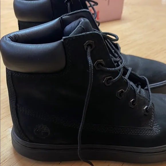 Timberland Men's Black Boots..Used one time only literally mew