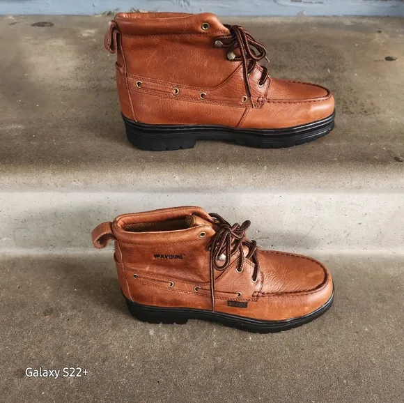 Timberland Men's Brown Leather Boots Size 9. steel toe
