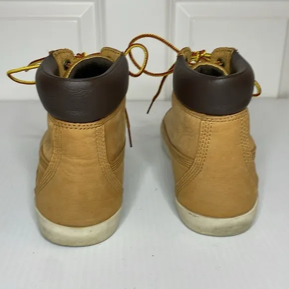 Timberland Women's Size 7.5 Earthkeepers Glastenbury 6 Inch Boots Wheat Nubuck