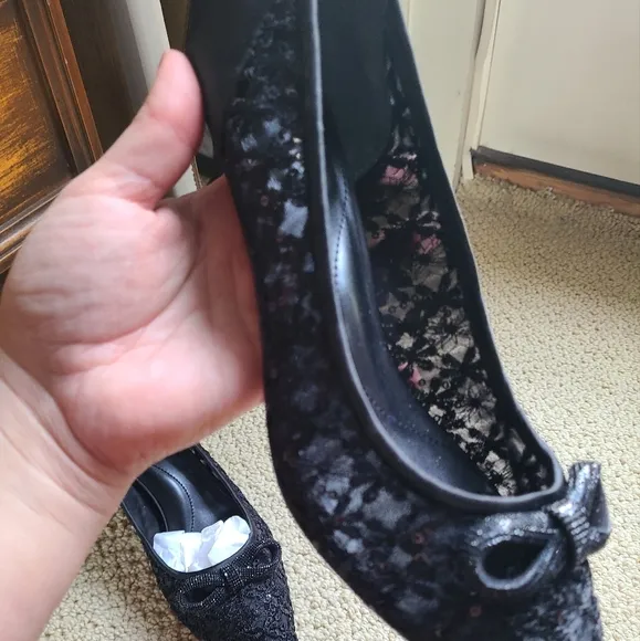 Tlabot Sylvie Kitten Bow Heel Pumps