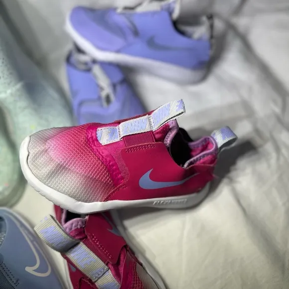 Toddler Girl’s Nike Sneakers &amp; Hunter Boots size 9
