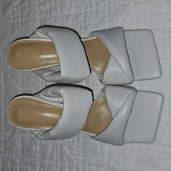 Tony Bianco heels Lucy Dove Nappa square open toe cream sz 7