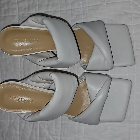 Tony Bianco heels Lucy Dove Nappa square open toe cream sz 7