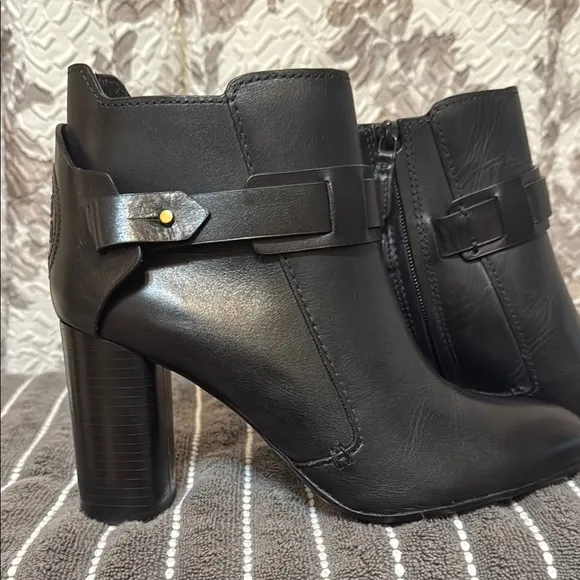Tory Burch.  NWOT Elegant Black Leather Ankle Boots