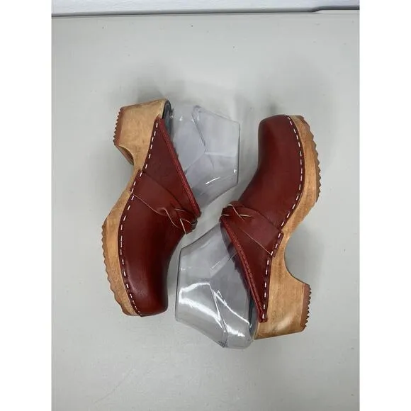 Trolls by Samhill Sweden Red Leather Wooden Sole Clogs Mules Slip On Size 6