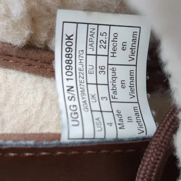 UGG Adirondack Waterproof Boots Women's Size 6