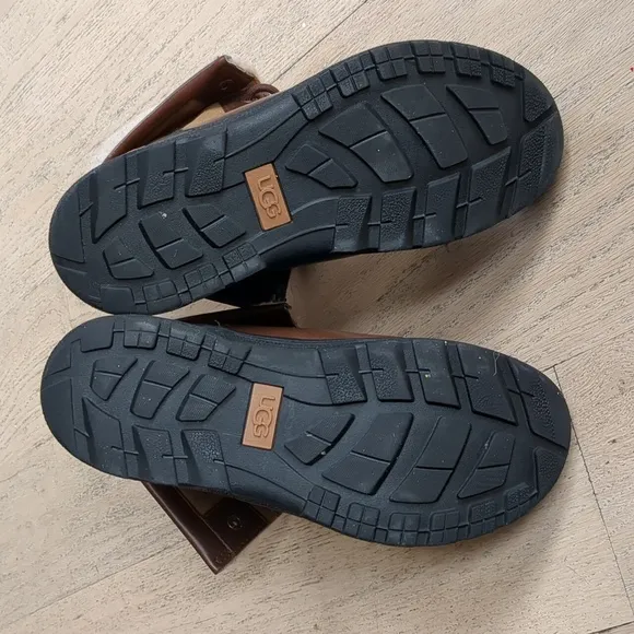 UGG Adirondack Waterproof Boots Women's Size 6