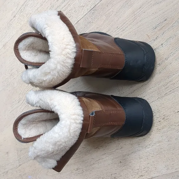 UGG Adirondack Waterproof Boots Women's Size 6