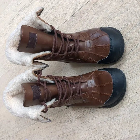 UGG Adirondack Waterproof Boots Women's Size 6