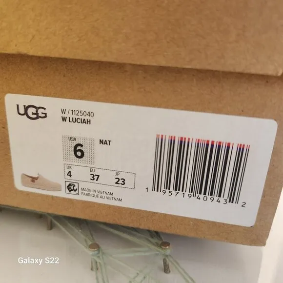 UGG &quot;Luciah&quot; Woven/Canvas Slip on Sneakers. NIB. Size 6