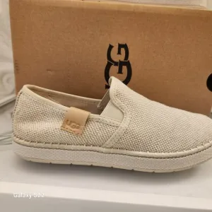 UGG &quot;Luciah&quot; Woven/Canvas Slip on Sneakers. NIB. Size 6