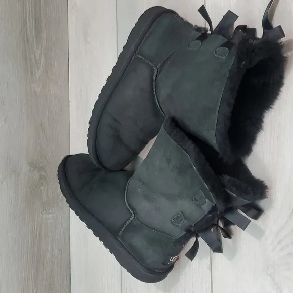 Ugg Australia Women 3280Y Classic Bailey Bow Boots shoes sz 5