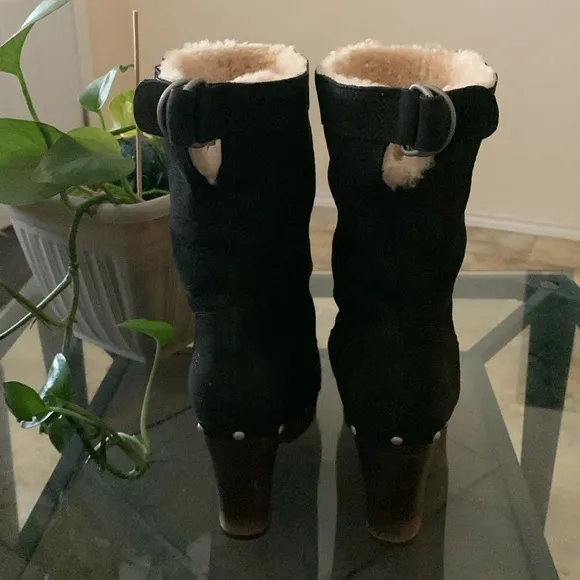 UGG Carnagie Wedge Clog Boots