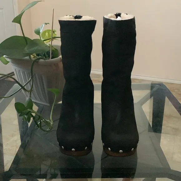 UGG Carnagie Wedge Clog Boots