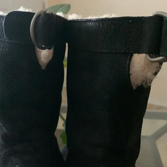 UGG Carnagie Wedge Clog Boots