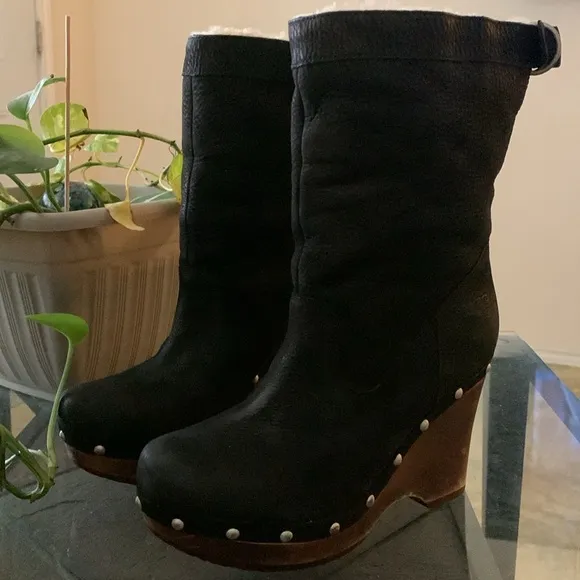 UGG Carnagie Wedge Clog Boots