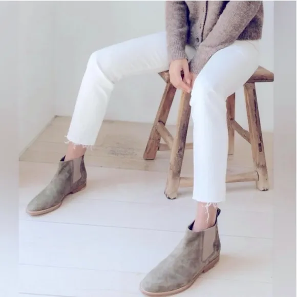 UGG Hillhurst II Chelsea Waterproof Boots Taupe Gray Suede Ankle Slip On: NWOT