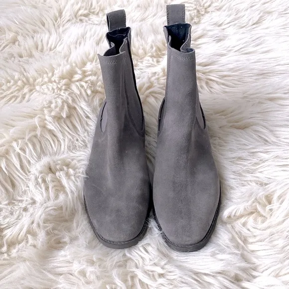UGG Hillhurst II Chelsea Waterproof Boots Taupe Gray Suede Ankle Slip On: NWOT