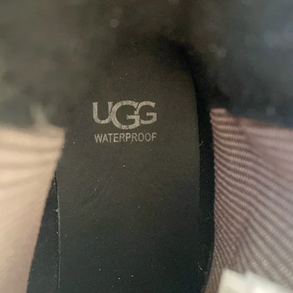 UGG Hillhurst II Chelsea Waterproof Boots Taupe Gray Suede Ankle Slip On: NWOT