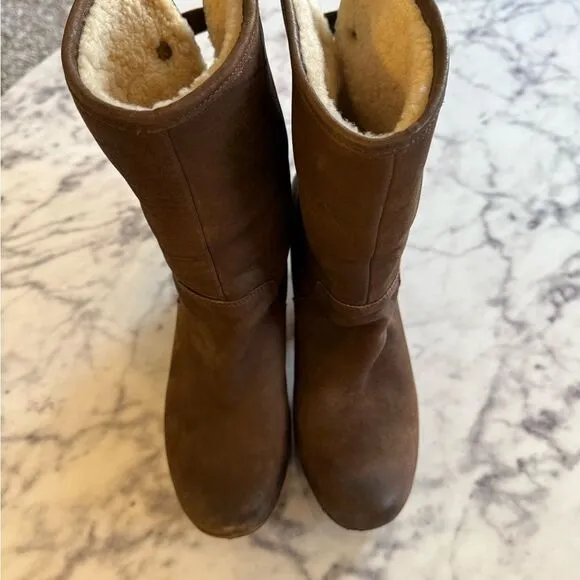 UGG Lynnea Womens Nubuck Leather Boots Clog Size 8 Brown