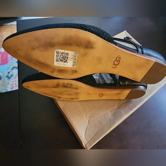 Ugg Shoes | Ugg Wrap Ankle Izabel Mar| Black Ankle Wrap| Pointed Toe| Size 7