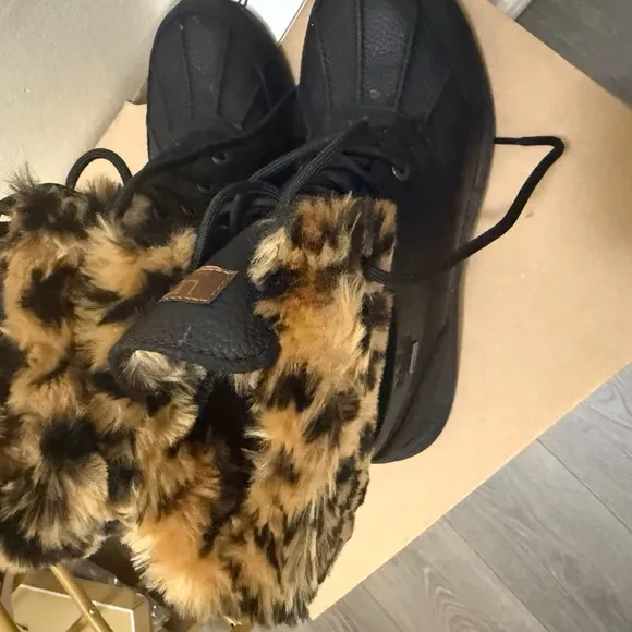 UGG Women's Black Winter Boots