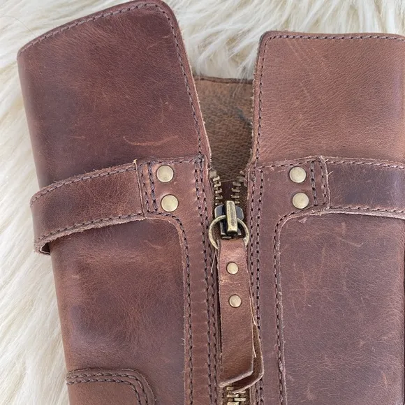 UGG Women's Brown Distressed Leather Buckles Boots sz 6.5 Moto Boho Western