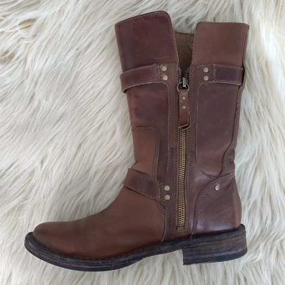 UGG Women's Brown Distressed Leather Buckles Boots sz 6.5 Moto Boho Western