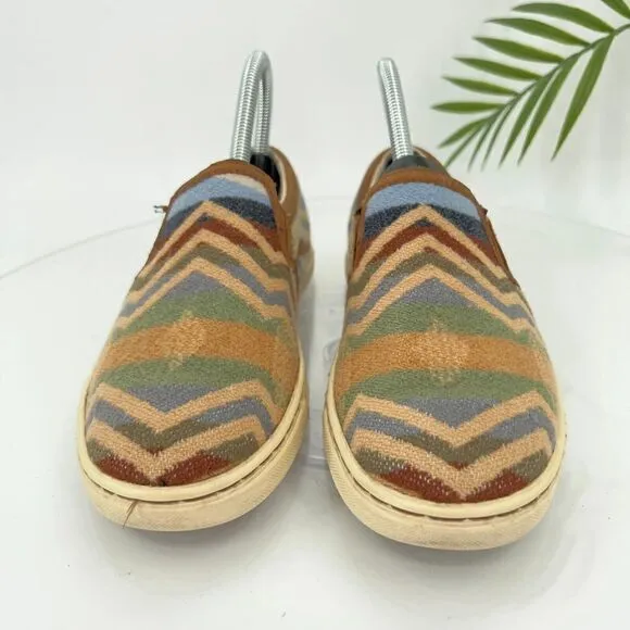 UGG X Pendleton Women's Sz 7 Fierce Slip On Shoes Brown Fabric Chevron Round Toe