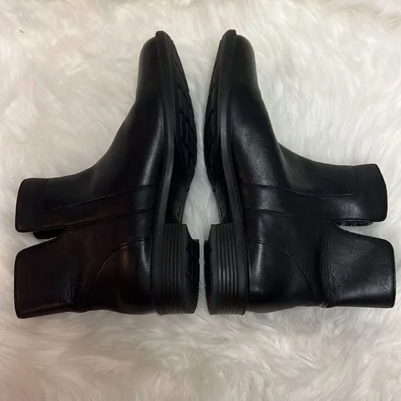 Umberto Raffini black leather Trina ankle boots Size 39/8.5 B20
