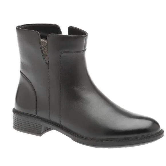 Umberto Raffini black leather Trina ankle boots Size 39/8.5 B20