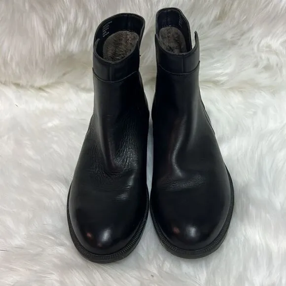 Umberto Raffini black leather Trina ankle boots Size 39/8.5 B20